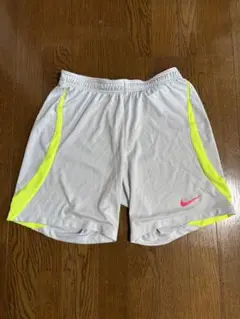 NIKE 半ズボン パンツ 白