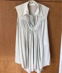 クロエのノースリーブブラウス