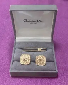 Item thumbnail for item 2565444d-0d05-4f52-aa2c-cd5d3dbe984a