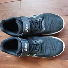 asics スニーカー 22.5㎝ LASER BEAM