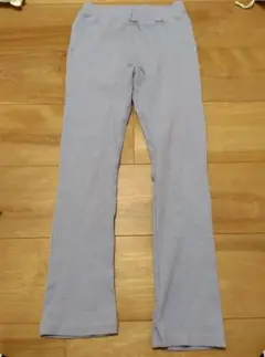 薄い青 パンツ ポケット付き