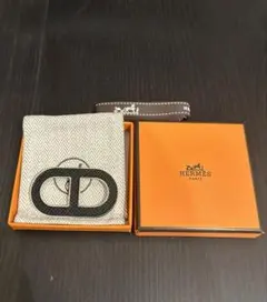 ◆専用◆エルメスHERMESバッジバッヂブローチ　シェーヌダンクル　オレンジ新品 HERMES エルメス ブローチ シェーヌダンクル CHAINE D'ANCLE