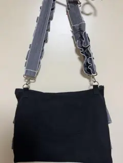 KATE REMERフリルデザイン ショルダーバッグ 黒 グレー