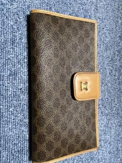 セリーヌ マカダム柄 二つ折りがま口長財布 トリオンフ ロゴ金具
