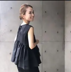 ーズンオフのため値下げ 新品 yori バックダブルフリルブラウス