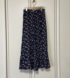 【匿名配送】ハニーズ　花柄　ロングフレアスカート　ネイビー
