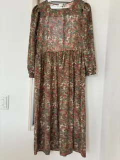 花柄ワンピース