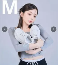 鈴木亜美さん　ホワイト　スニーカー