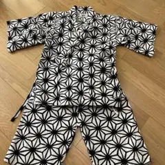 甚平 白地に黒の幾何学模様 サイズ140