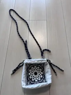 キャンバスサコッシュ 白黒模様