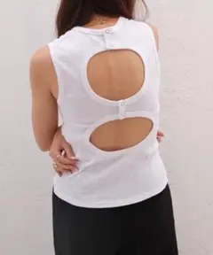 AKTE バックデザイン　タンクトップ　ホワイト