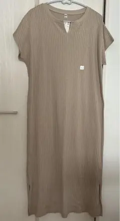 ユニクロ　リブキーネックロングワンピース　L