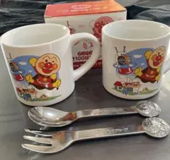 アンパンマン　すかいらーく マグカップ2個　スプーン&フォークセット