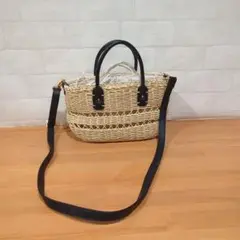 《未使用に近い》ikka　中型かごバッグ 黒ハンドル