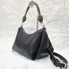 美品✨Desigual 黒いハンドバッグ 中型