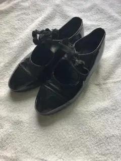 コムデギャルソン エナメル フラットシューズ
