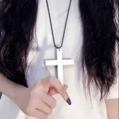 ホワイトクロスペンダント
