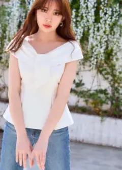 タグ付き未使用品　herlipto lily shawl peplum top Lily Shawl Peplum Top