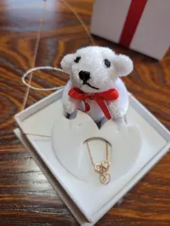 可愛いクマ付き金色ネックレス