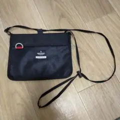 BEAMSDESIGN INDISPENSABLEサコッシュショルダーバッグ