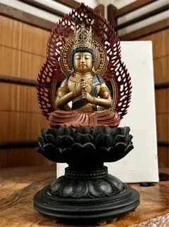 仏教美術 木製 細密彫り 彩色 大日如来像 火炎光背 仏像 共箱