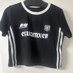 exuomxer クロップドTシャツ 黒　スポーティ　観戦　フェス