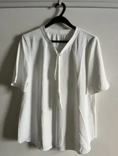 新品 白 ホワイト 半袖 シンプル 軽量、滑らか Vネック 女38