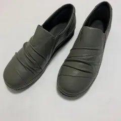 グレー レザー スリッポン