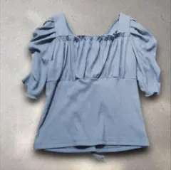【トルテ】（M）ブルーグレー カットソー・パフスリーブ×レースアップ