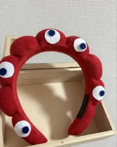 赤い目のモチーフ カチューシャ