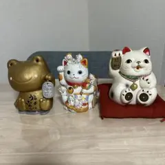 招き猫2体＋金のカエル貯金箱セット