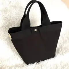 黒のナイロントートバッグ