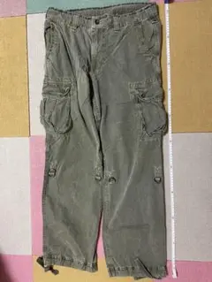 オリーブグリーン カーゴパンツ