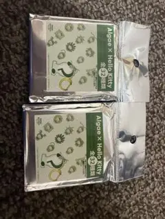 Algae x Hello Kitty キーホルダー　未開封２個