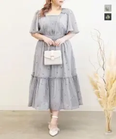 CLETTEオリジナル★刺繍花柄シャーリングワンピース　4L グレー