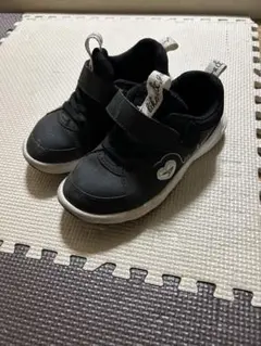 瞬足スニーカー