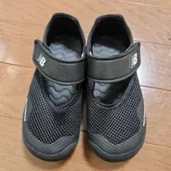 New Balance ブラック メッシュサンダル16センチ