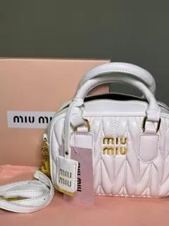 miu miu キルティングホワイトバッグ