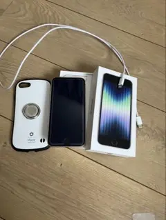 iPhoneSE第3世代本体+ifaceケース+ケーブル