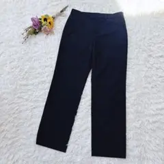 美品✨【自由区】ストレートパンツ　スラックス　センタープレス　ブラック　Ｓ