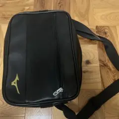 Mizuno ブラックショルダーバッグ