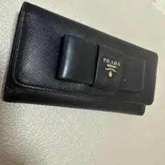 PRADA 財布 リボン