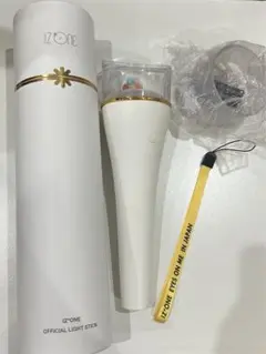 IZ*ONE ミニペンライト LIGHT KEY RINGIZ*ONE IZ*ONE LIGHT KEY RING ミニペンライト キーホルダー