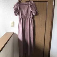 くすみピンク　スクエアネック ワンピース