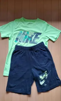 NIKE Tシャツとショートパンツセット