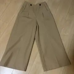 ベージュ ワイドパンツ