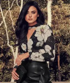 Marciano FINE LINES FLORAL CHOKER BLOUSE
