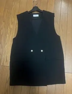 レディースLa boutique BonBonノースリベスト黒　ジレジャケット