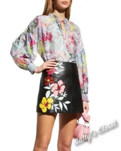 ❣️人気新作 ♡ Alice+Olivia 黒花柄ミニスカート 新品♡ 407