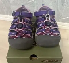 KEEN クライミングシューズ 紫色